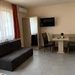 Balaton Apartmanhaz *