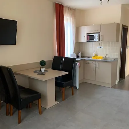 Balaton Apartmanhaz Apartment Siofok